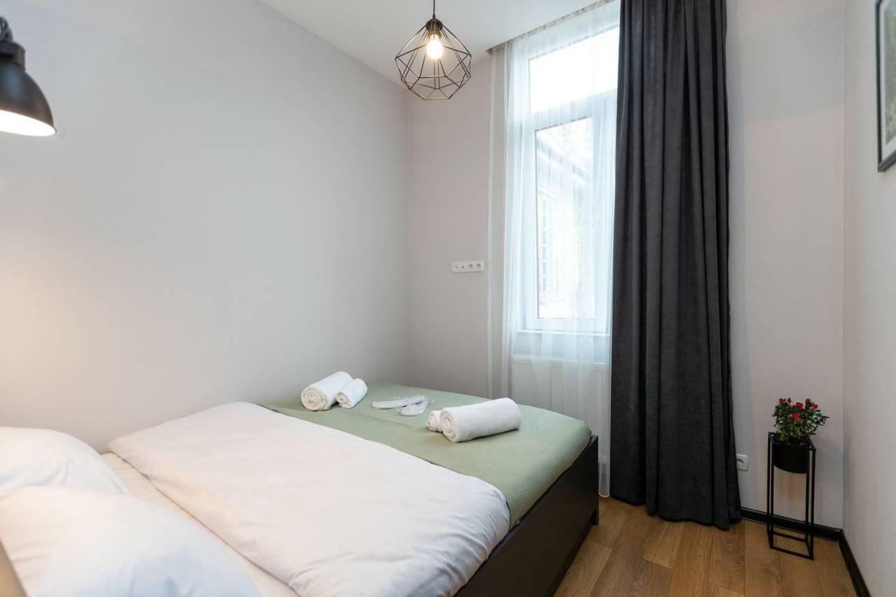 شقة Wehost Cozy Nest تبليسي المظهر الخارجي الصورة
