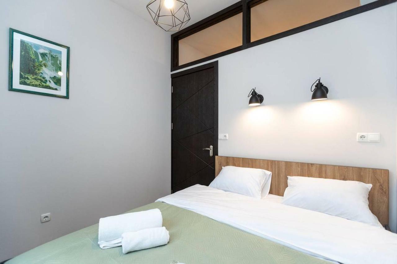 شقة Wehost Cozy Nest تبليسي المظهر الخارجي الصورة